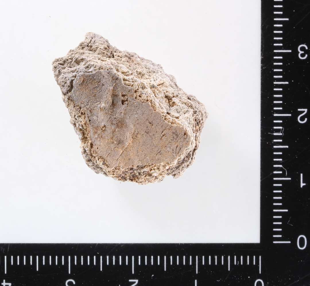 Digelsk�r, bugsk�r.Tykkelse: 5-8�mm:. Evt. fra digel id: 200051457