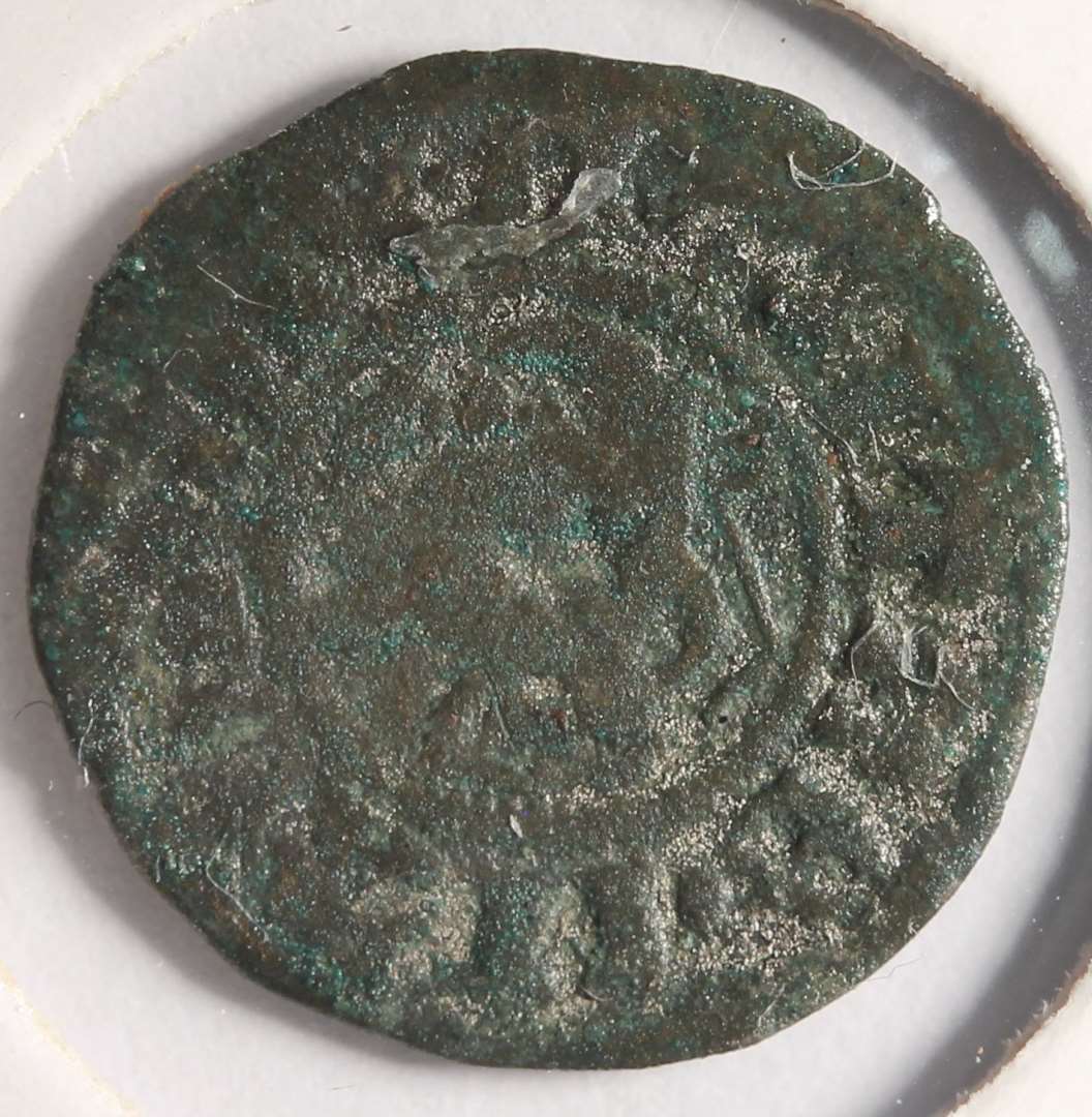 Rx 3: Nordtysk,�Wismar, viertelwitten, o. 1400. 

NM 2020:
Tysk, Wismar, viertelwitten, omkring 1400, kraftigt korroderet. 