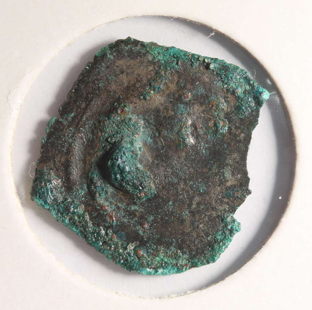 Rx 2.�Sandsynligvis MB 342-348. KGH 1310/20, Roskilde/N�rrejylland (JCM)

NM 2020:
Penning, 1310-1320, MB 342-349, kraftigt korroderet. 

Borgerkrigsm�nt