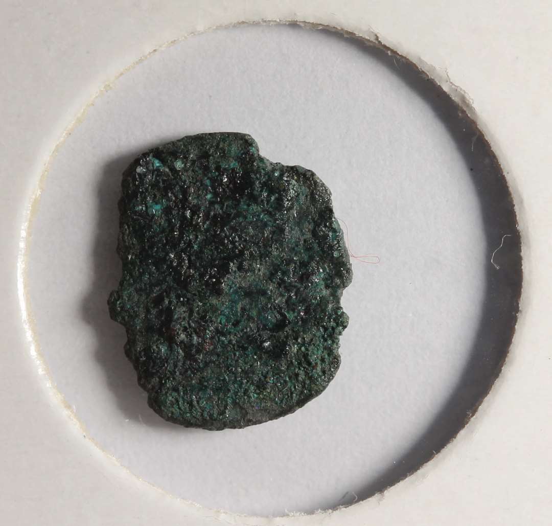 M�nt?

NM 2020:
M�nt?, kraftigt korroderet. 