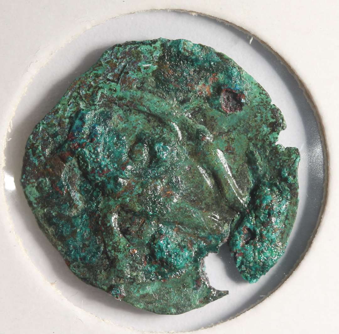 Rx 5: MB 436. Erik Menved, N�rrejylland.�KGH 1290/1300, N�rrejylland (JCM).

NM 2020:
Penning, 1290-1300, MB 436, kraftigt korroderet, kantskade. 