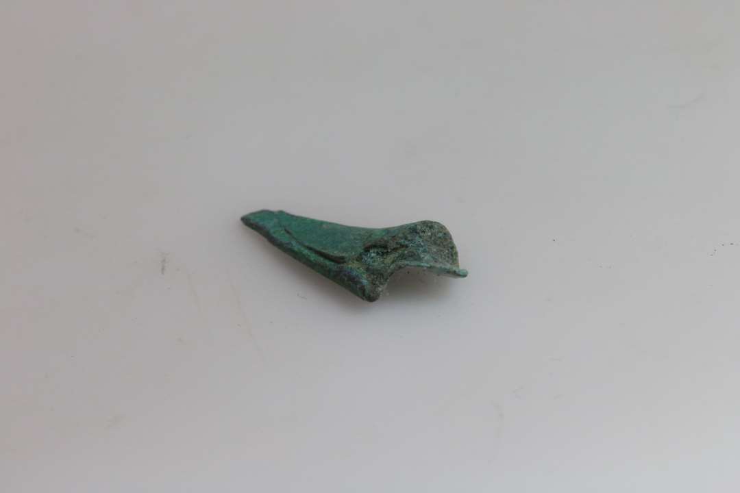 Kr�mmerhuse af kobber. 1,4-2,3 cm., Ukonserveret.