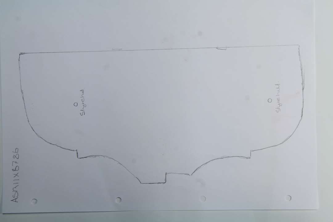 Komplet formsten med to styrehuller. M�l ca 27 x 13 x 7 cm. Tegnet.