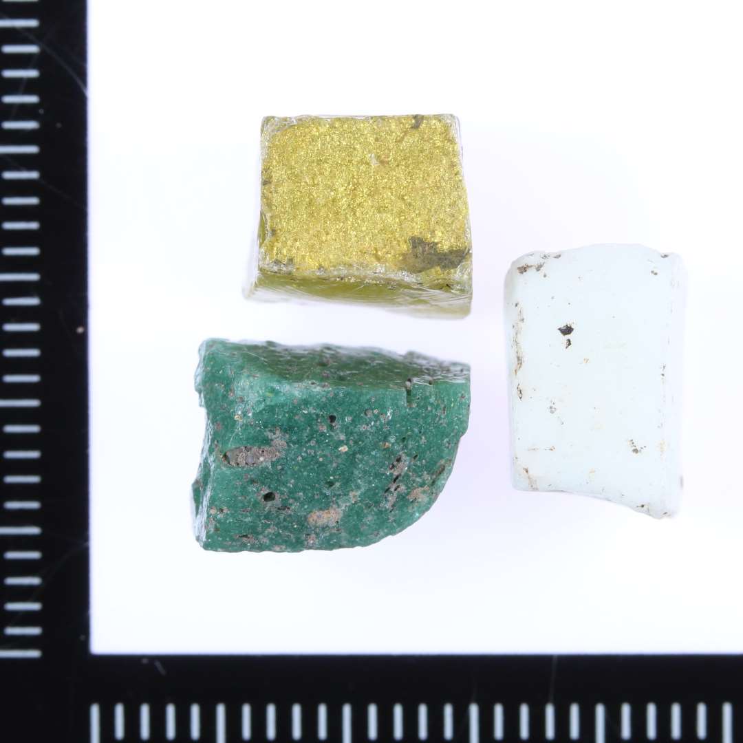 1guldfolieret, 1gr�n, 1gr�hvid.