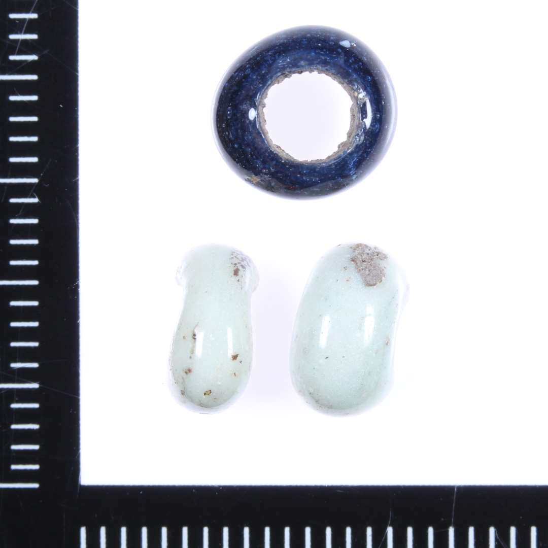 2gr�hvid/ 1halv+1fragment, 1bl�/ hel.