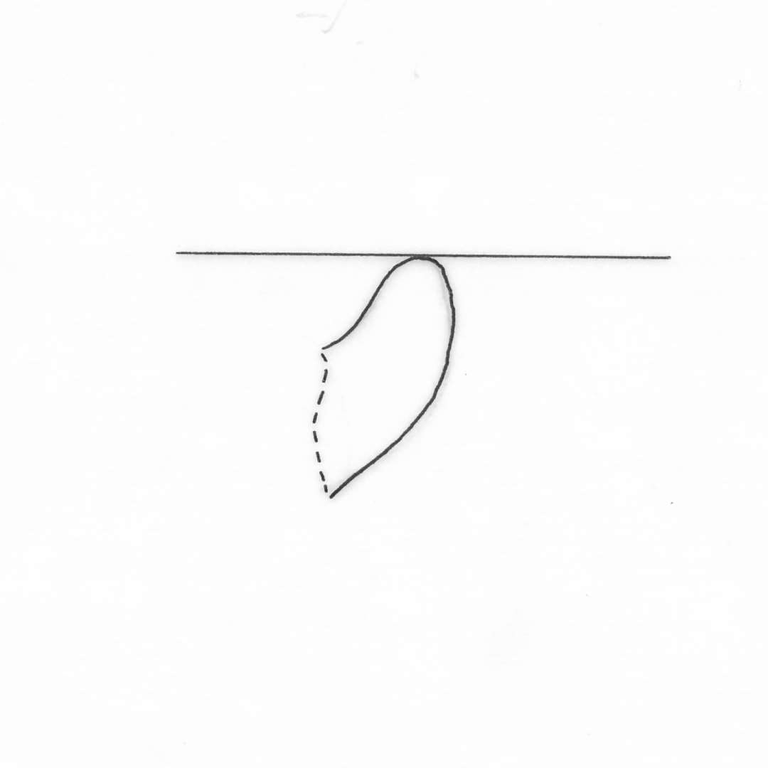 4 mundingsrandsk�r af gr�t og brunligt magret lergods fra kar med glat udadb�jet rand med meget svag halsmarkering. Gr. 4.