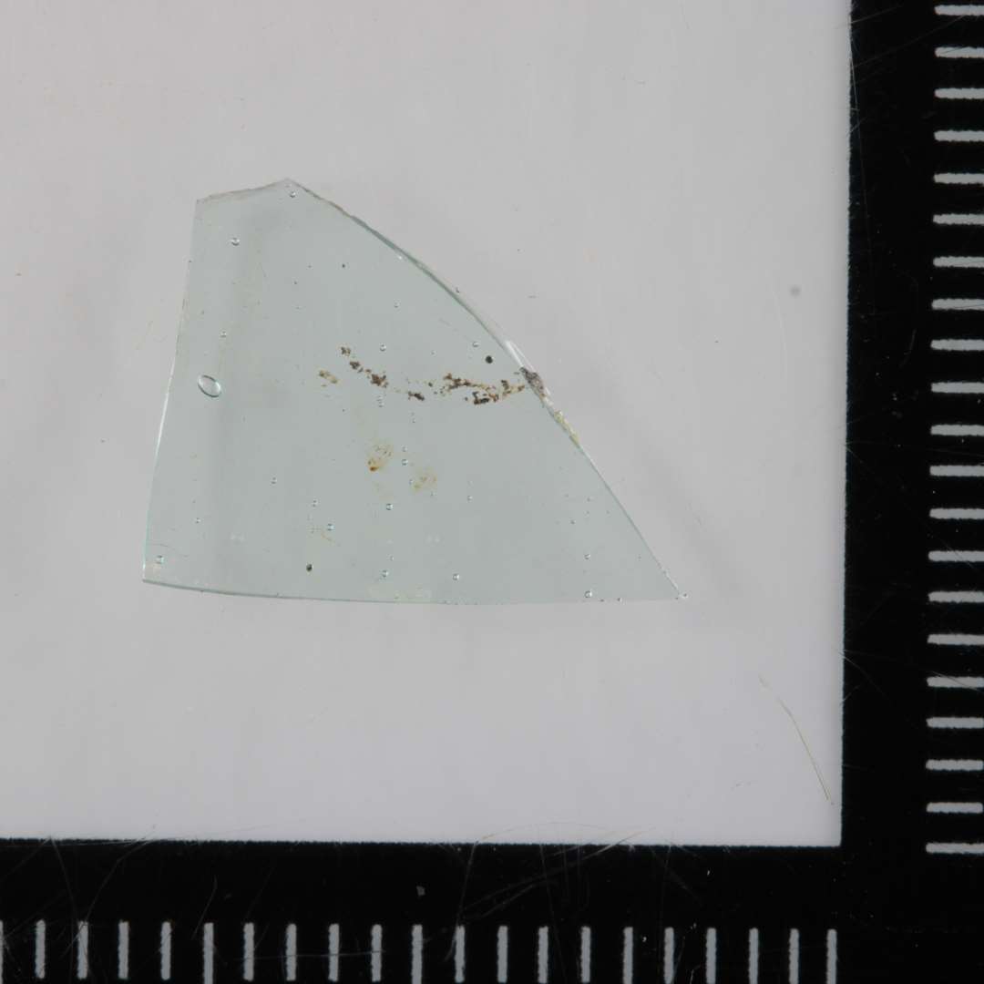 1 tyndv�gget sidesk�r fra kar(b�ger) af gr�nligt, gennemsigtigt glas.