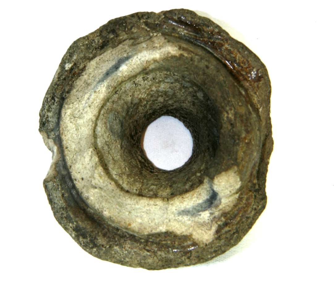 Andenne tud eller lysestage? Kravens diameter: ca. 4,7 cm.