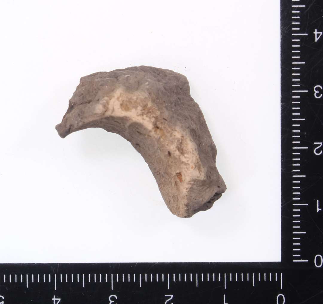 V�vev�gt. Fragment. Med hul.