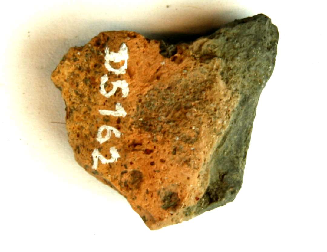 1 fragment af v�vev�gt. St�rste m�l: 3 cm.