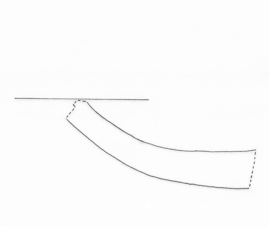 1 bundsk�r af magret, gr�brunligt lergods fra kar med svagt antydet standflade, gruppe 4.