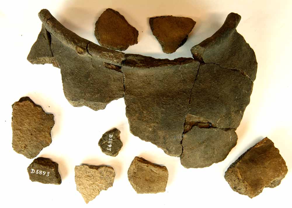 1 randsk�r med udfaldende rand, gruppe 4. Sammenlimet med D5893. 