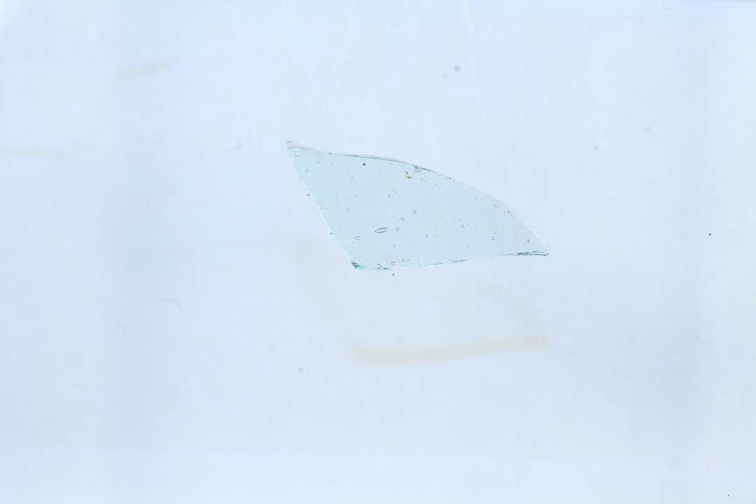 Sidesk�r, tykkelse: 1 mm., svagt gr�n, sk�rstr.: 1,6 cm.