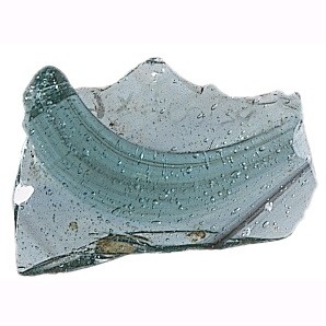 Sidesk�r, tykkelse: 1,1mm., svagt bl� med arkade i grundfarven, sk�rstr.: 2cm. En buet tr�d