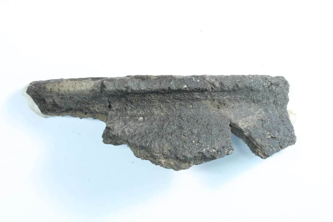 Fire randsk�r, heraf 3 stk. limet sammen, og et sammenlimet med to bugsk�r, x189. Sammenh�rende med randsk�r x218 og bugsk�r x189 og x218. 