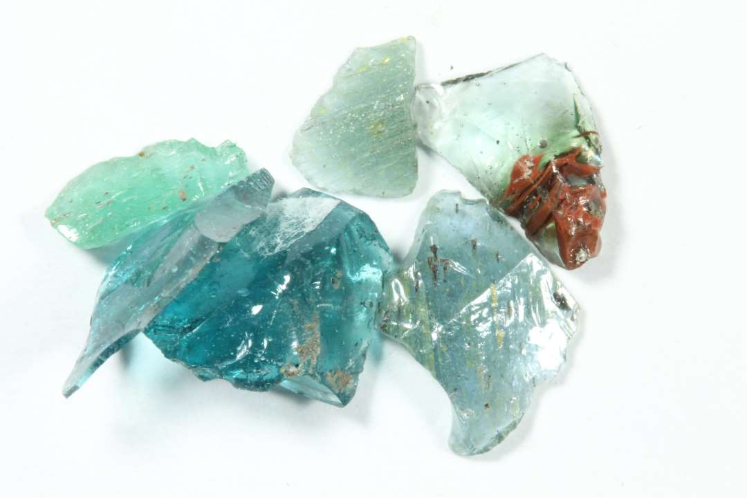 6 stk. splint, gennemsigtig gr�n, 1 stk. med r�dt glas