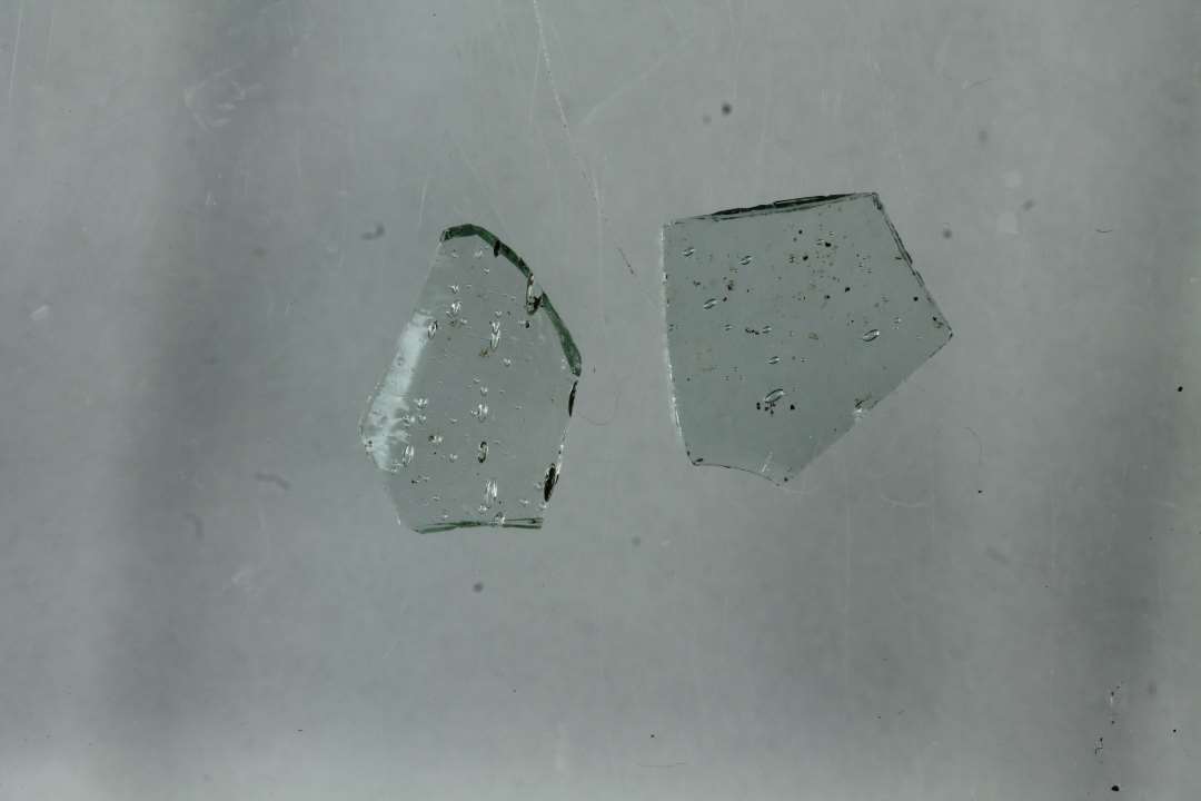 Sidesk�r, tykkelse: 1mm., svagt gr�n. Sk�rst�rrelse: 0,9 cm