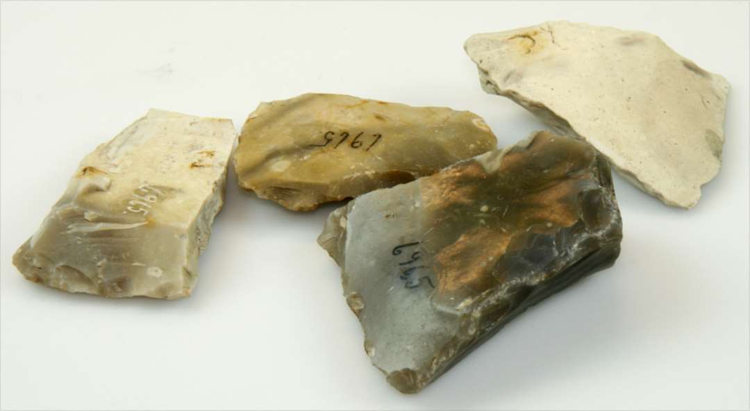 Fire (opr. tre) skive�kser. Bred eg. L�ngde: 6,5-7 cm., bredde: 4-5,5 cm.