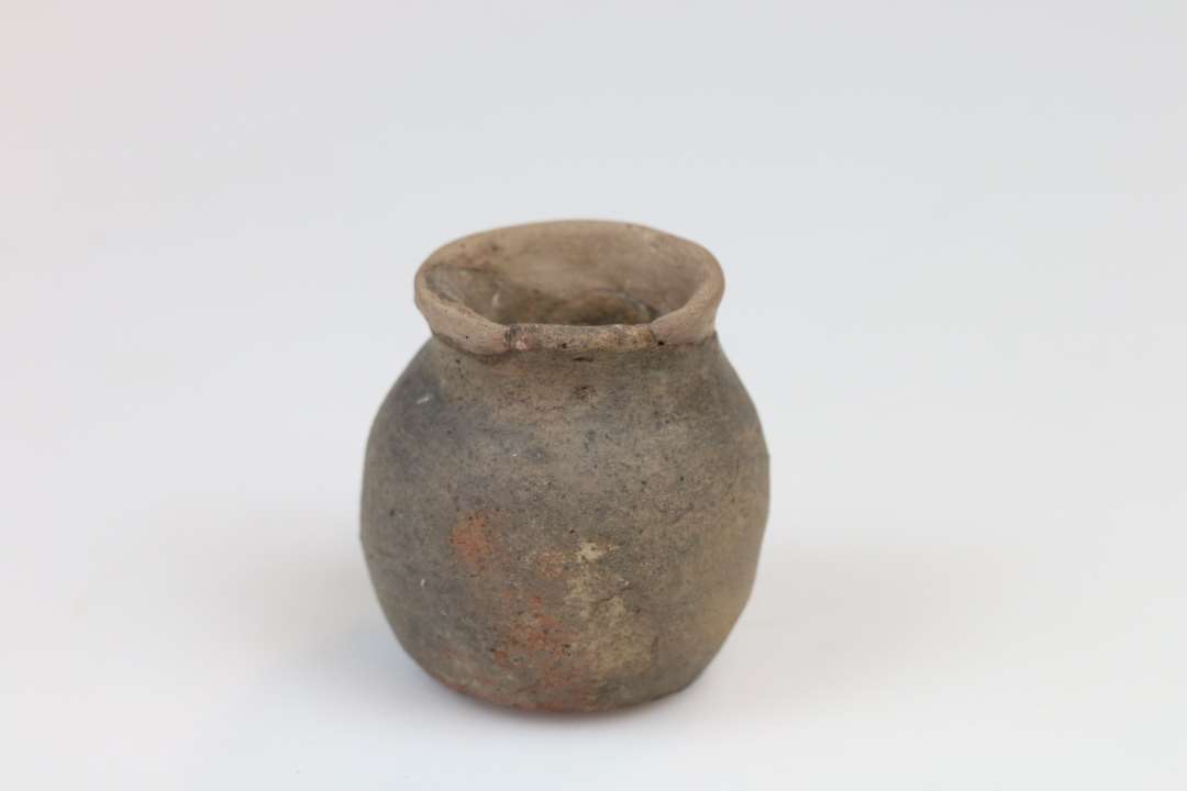 Lille lerkar. St�rrelse 5x5,3cm. 