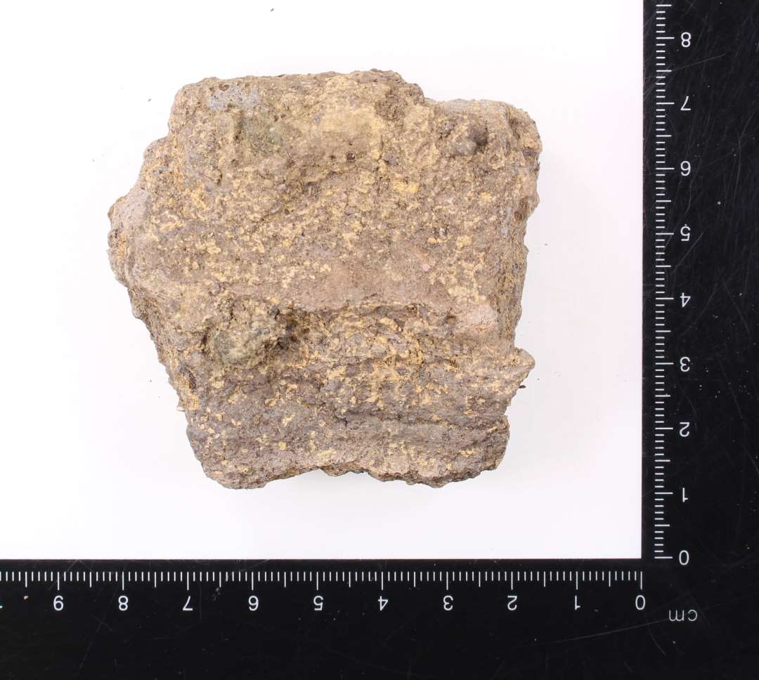 Randsk�r fra digel. St�rste m�l: 6,3 cm.